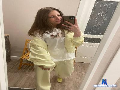 ArletteHastey cam4 bicurious performer from Republic of Poland cute armpits masturbation squirt pee ass spanking 