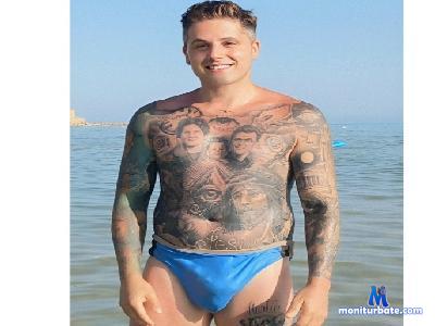 Giuseppe25cmxxx cam4 bisexual performer from Republic of Italy pornstar 