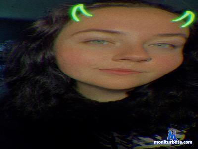 MidNiteVixxen cam4 bicurious performer from United States of America amateur BBW work nurse nsfw 
