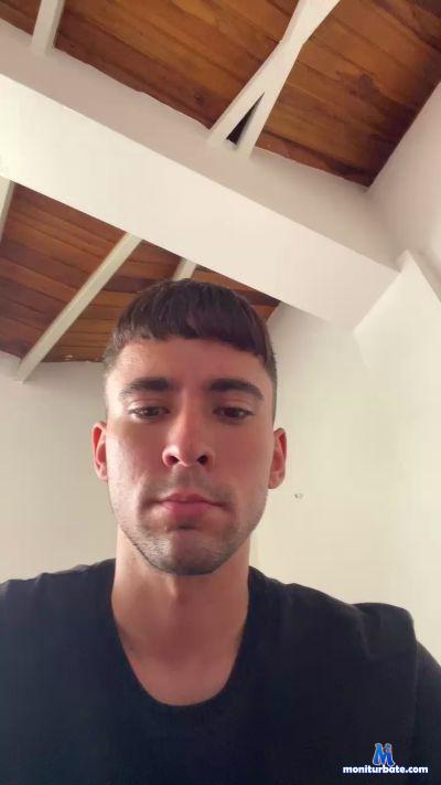 XMikeWhite cam4 bisexual performer from Republic of Colombia  