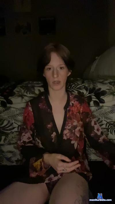 LiLmisbirdie cam4 bisexual performer from United Kingdom of Great Britain & Northern Ireland amateur bdsm cosplay schoolgirl cute ass 