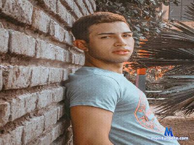 mateo_enrique cam4 bicurious performer from Kingdom of Spain cum ass show rollthedice 