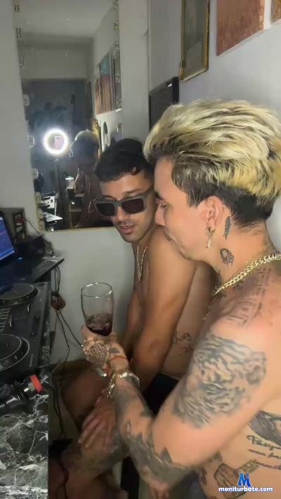 nico2585 cam4 bicurious performer from Argentine Republic  