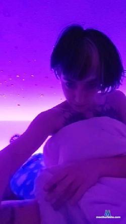 Oneybeezz cam4 live cam performer profile