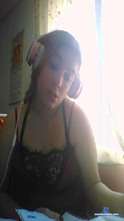 Larubiah cam4 live cam performer profile