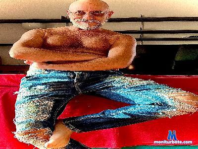 ANDYXXL23ITALY cam4 gay performer from Republic of Italy bigdick 