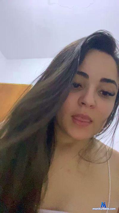 Carolloracz cam4 bicurious performer from Federative Republic of Brazil  