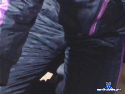 Cinnabar_red cam4 bicurious performer from Japan  