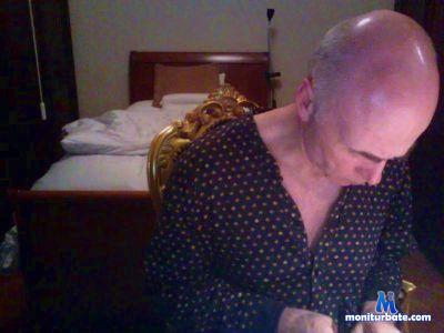 a13d cam4 gay performer from Republic of Italy  