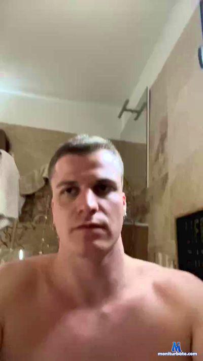 Hugxxxbb cam4 straight performer from French Republic  