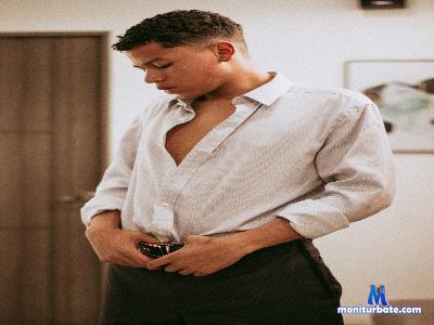 Richard_White cam4 bisexual performer from Republic of Colombia masturbation smoke C2C striptease cum ass feet 