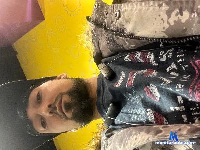 bigdick1985xxx cam4 straight performer from United States of America  
