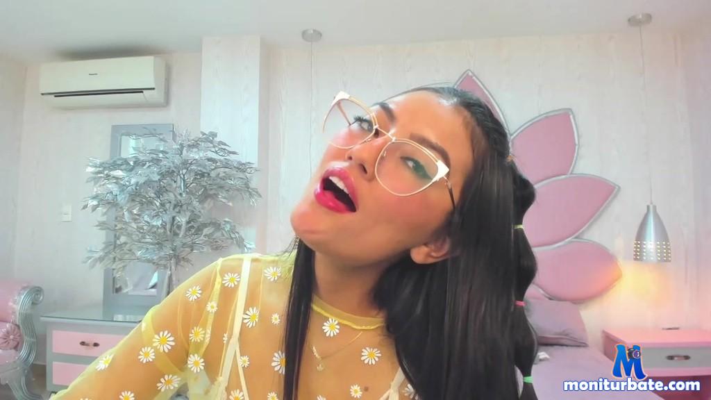 niacarter Camsoda performer toys shaved-pussy petite masturbation small-tits teen squirting tranny