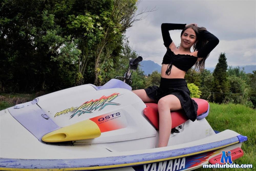 ketnia-love camsoda livecam performer profile
