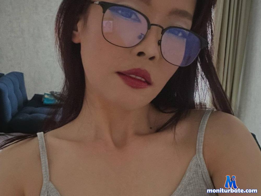 akumamiu camsoda livecam performer profile