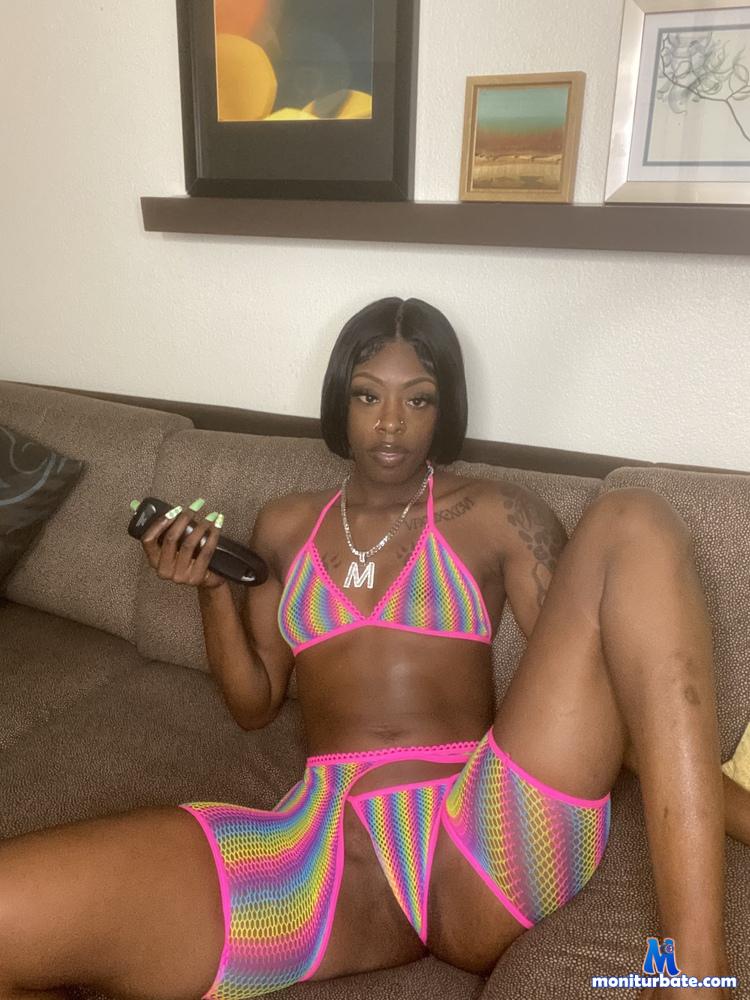 roycethehottie camsoda livecam performer profile