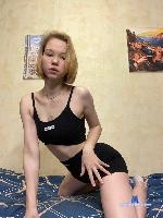 mia-loveu Camsoda livecam show performer room profile