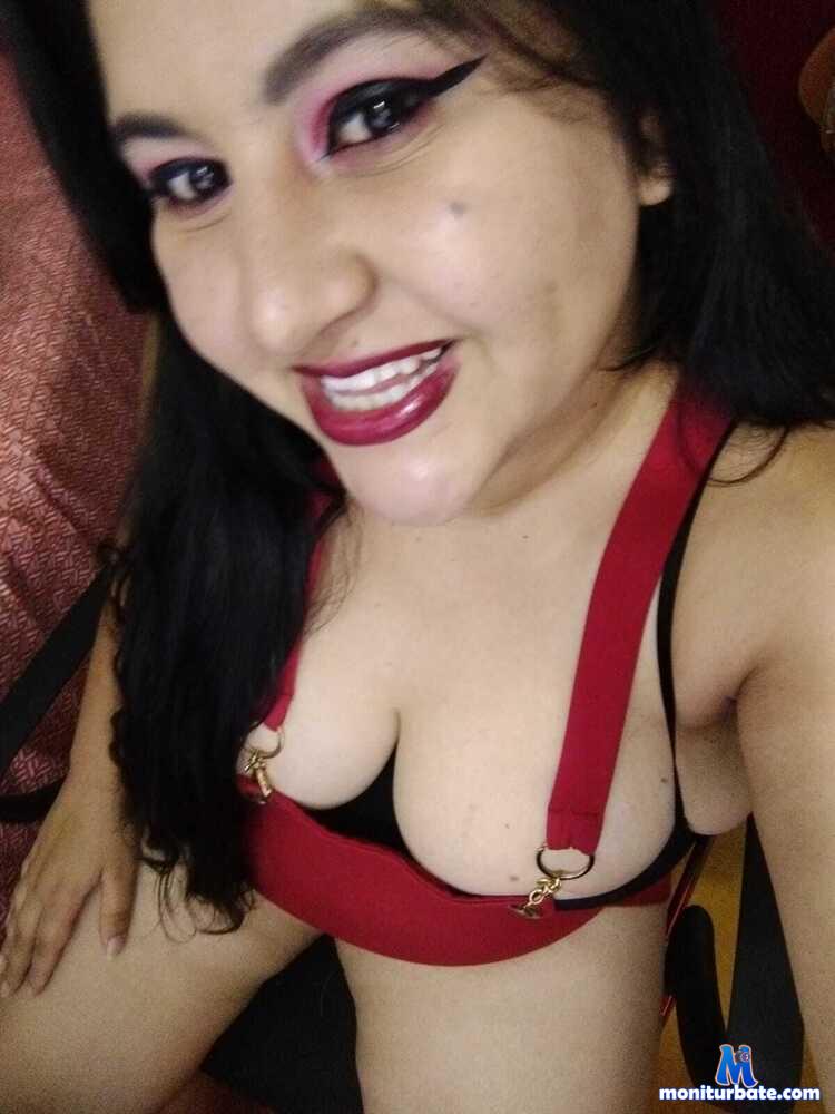 emily-nessa camsoda livecam performer profile