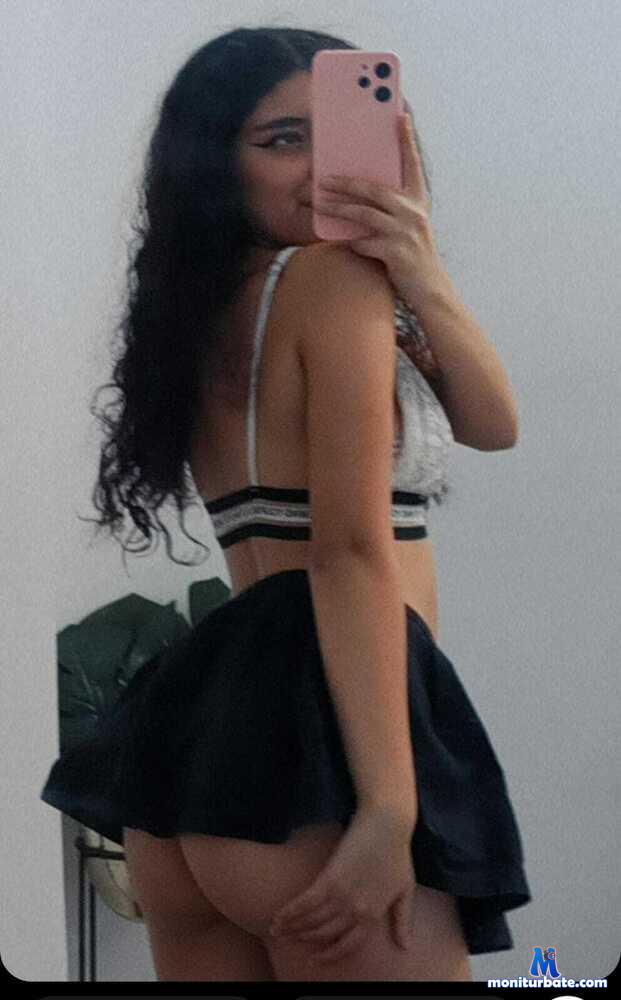 curlyandhorny camsoda livecam performer profile