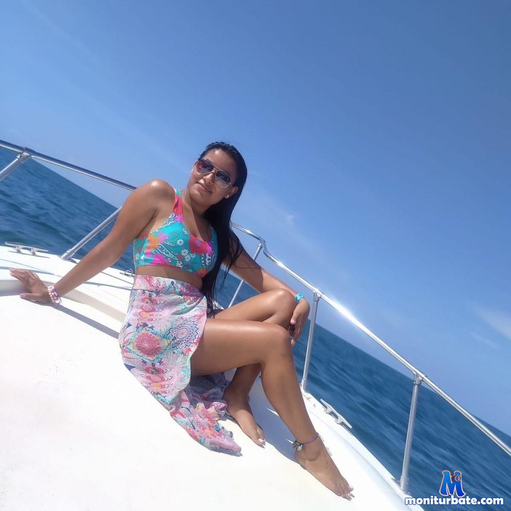 lesly-andika Camsoda performer 