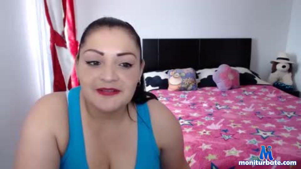 naomy-saenz camsoda livecam performer profile