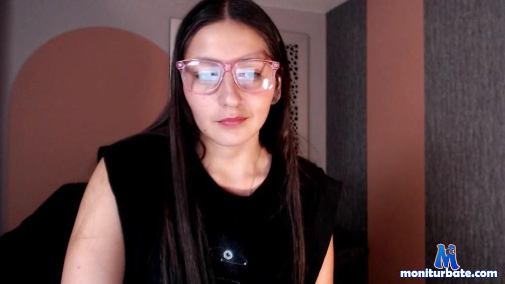 demirusso Camsoda performer latina brunette blowjob dildo small-tits teen big-ass amateur public lesbian