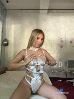 maddie-m Camsoda livecam show performer room profile