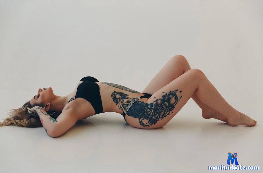 holly-molly camsoda livecam performer profile