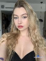 hellybons Camsoda livecam show performer room profile