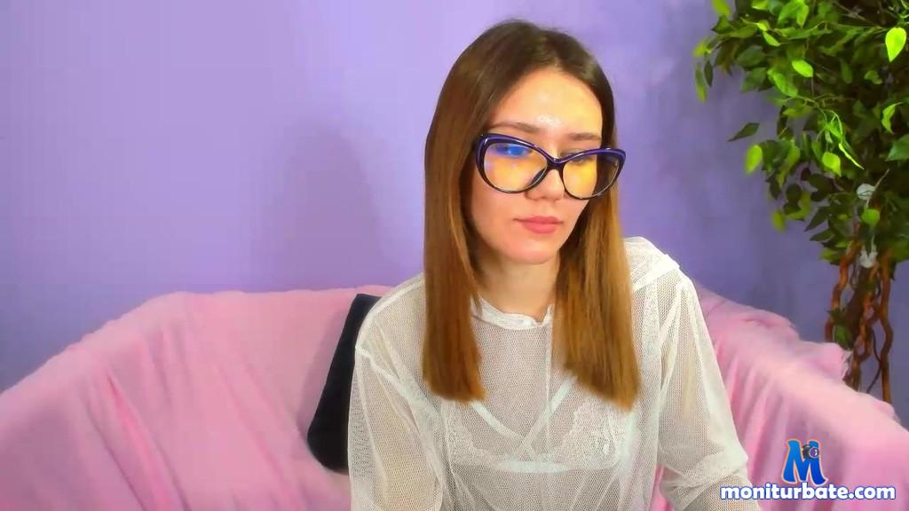 lorearae Camsoda performer brunette teen