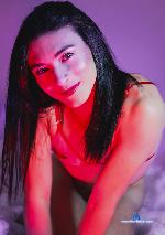 laurettedelaroux Camsoda livecam show performer room profile