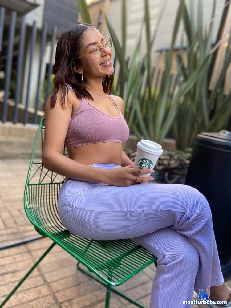 melody07 Camsoda performer 