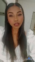 akyraebony Camsoda livecam show performer room profile