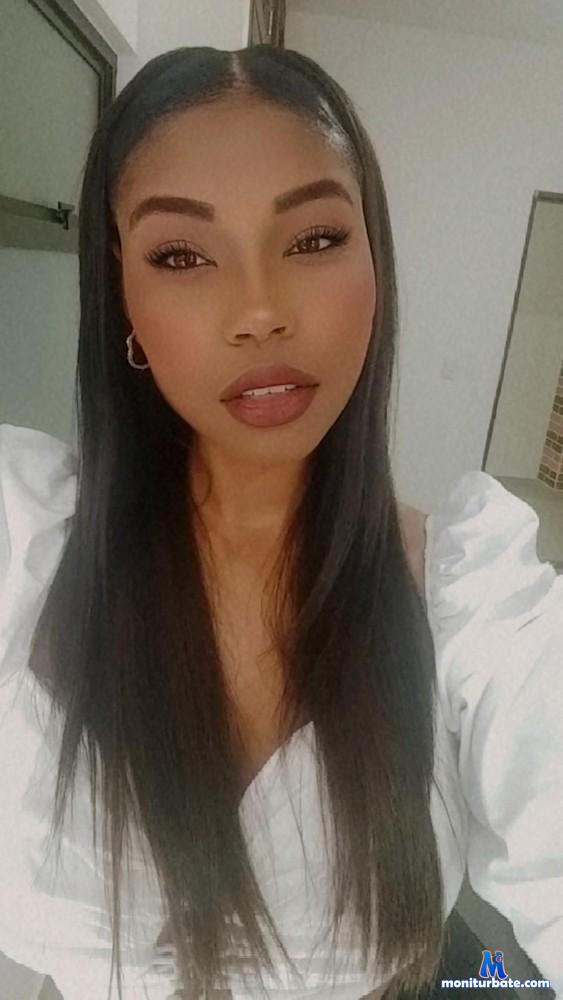 akyraebony camsoda livecam performer profile