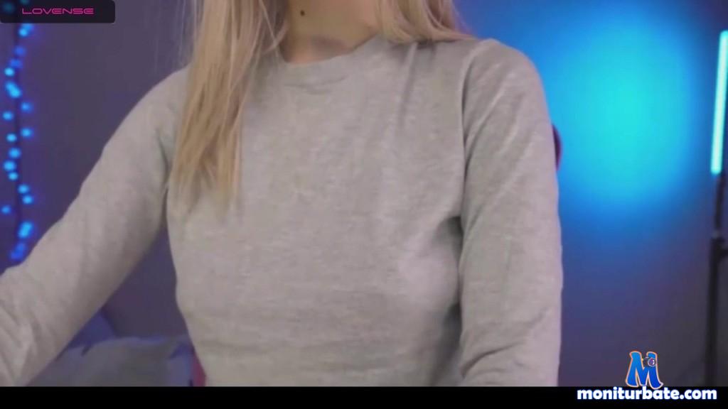 fantasyblonde camsoda livecam performer profile