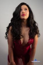 hollygr1 Camsoda livecam show performer room profile