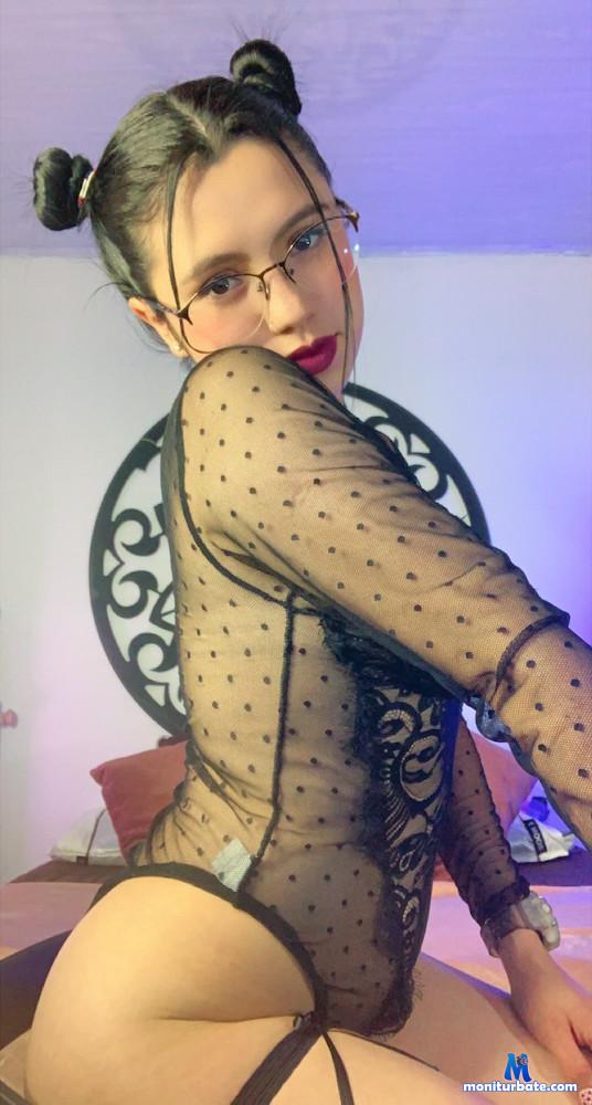 miss-zarahh camsoda livecam performer profile