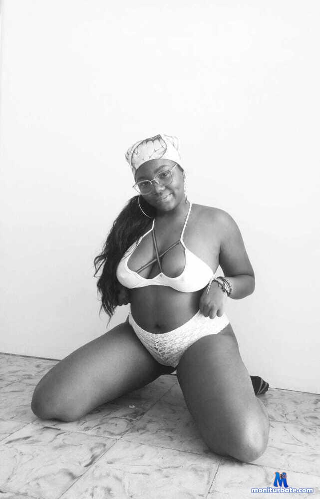 chanell-saenz camsoda livecam performer profile