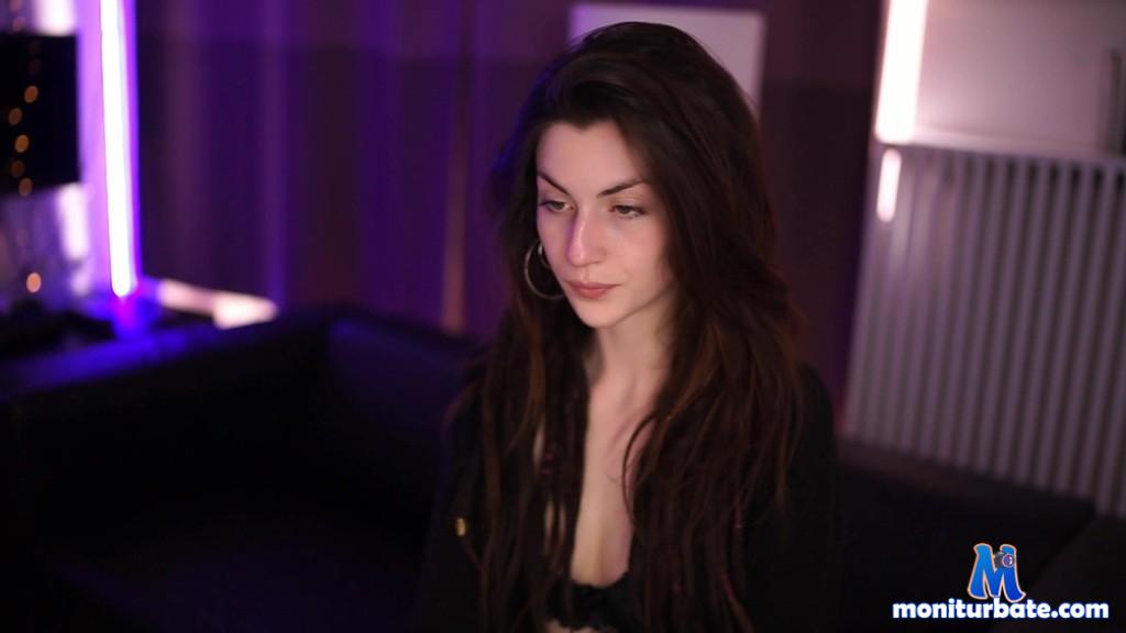 aveksmr camsoda livecam performer profile
