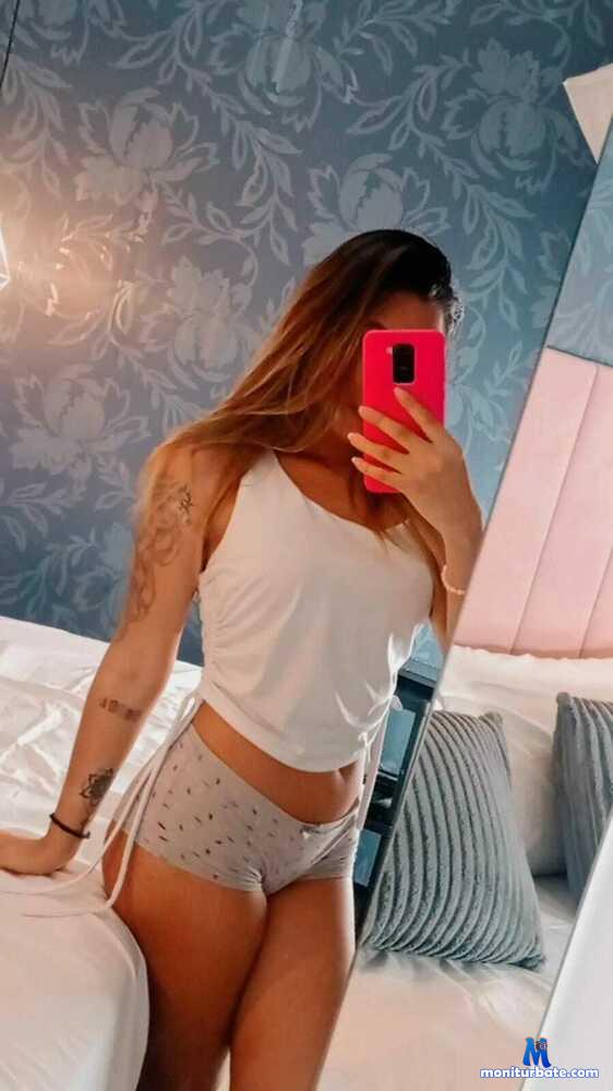 adelinecolins Camsoda performer 