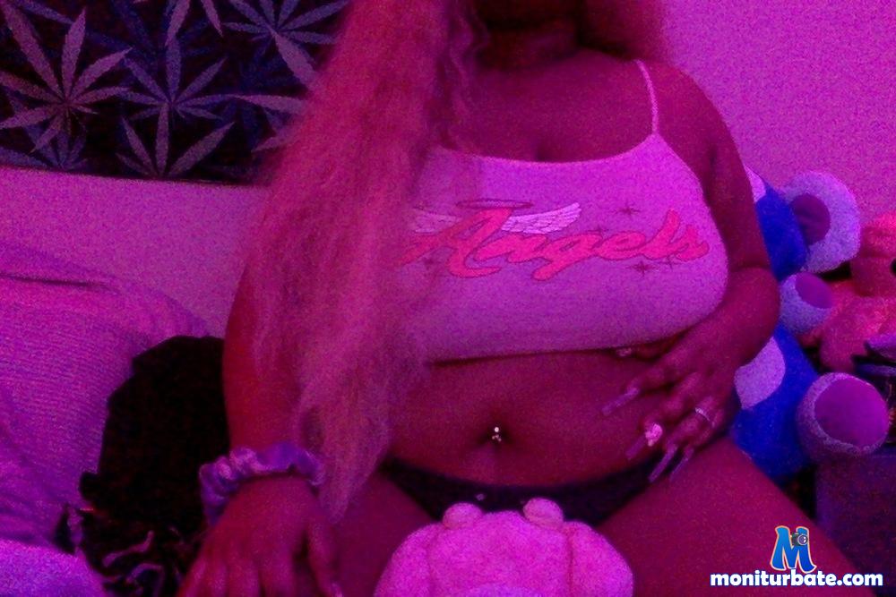 itzkambriuh camsoda livecam performer profile