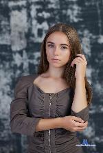 lilyjoly Camsoda livecam show performer room profile