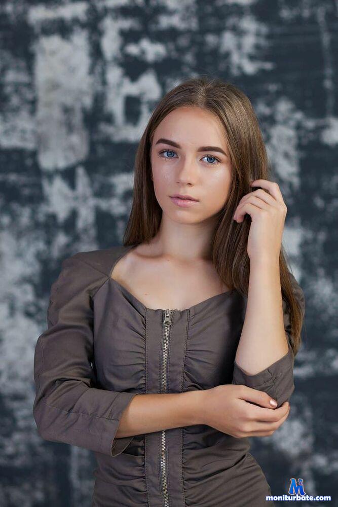 lilyjoly camsoda livecam performer profile