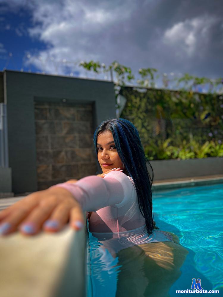 nikkyvegaa camsoda livecam performer profile