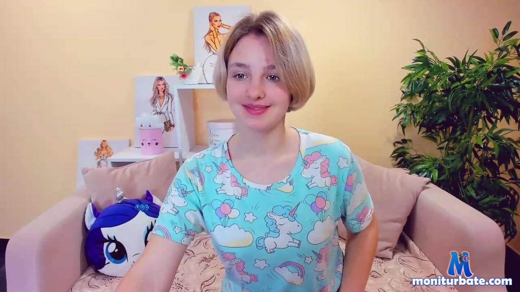 monikaaa camsoda livecam performer profile