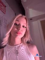 hotmirakitty Camsoda livecam show performer room profile