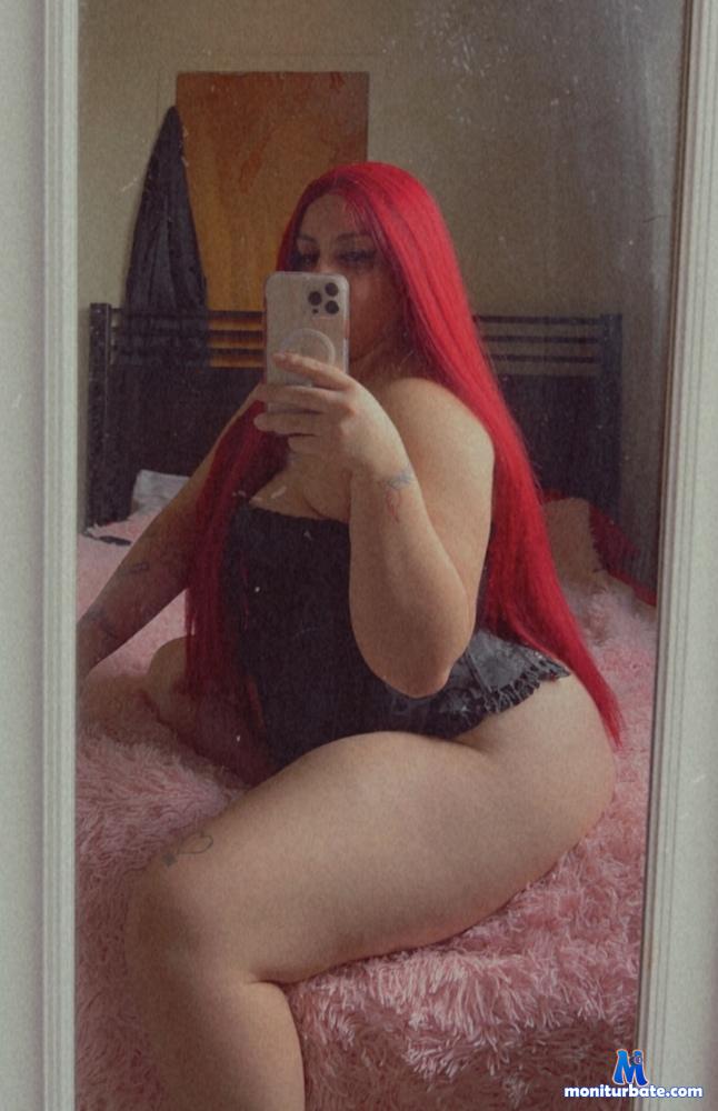putaaaxo camsoda livecam performer profile
