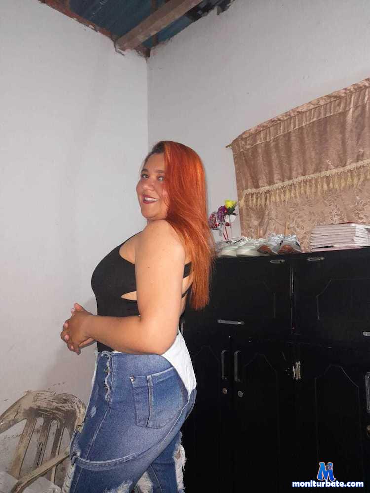 carolinaferrer camsoda livecam performer profile