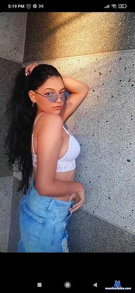 hallie-ferreira camsoda livecam performer profile