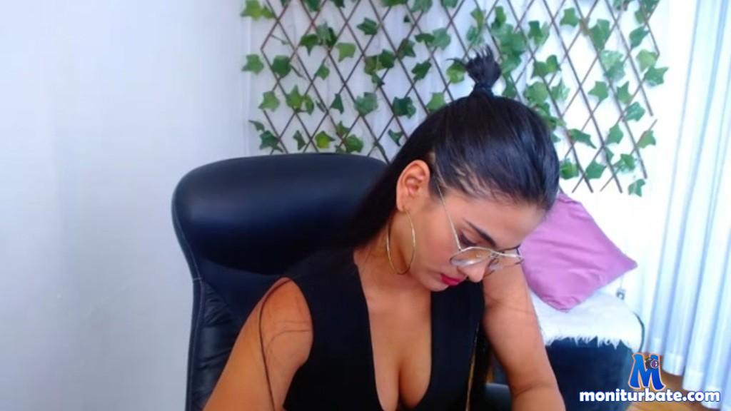 natyferrer Camsoda performer latina big-tits curvy brunette feet fetish toys shaved-pussy lovense couple nature